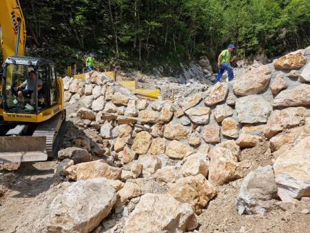 Sanacijska obnova vodotokov in hudournikov po poplavah (7)